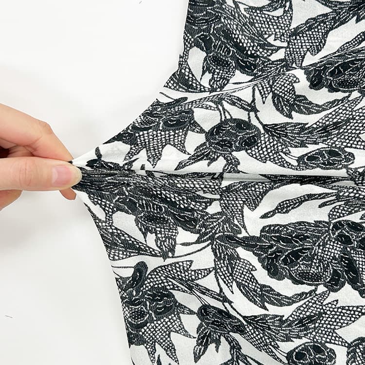 涼しさと快適さを実現するストレッチシフォン