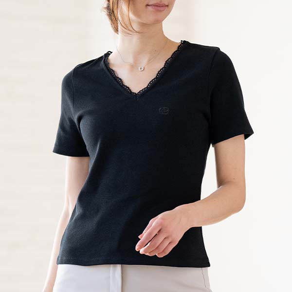 体型をカバーする<br>程よいフィット感