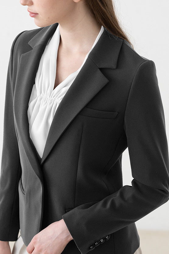 All-Season Material:Smart Stretch Tailored Jacket