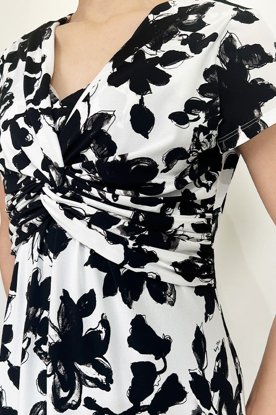 【ストレッチジャージー】ひざ丈ツイストワンピース