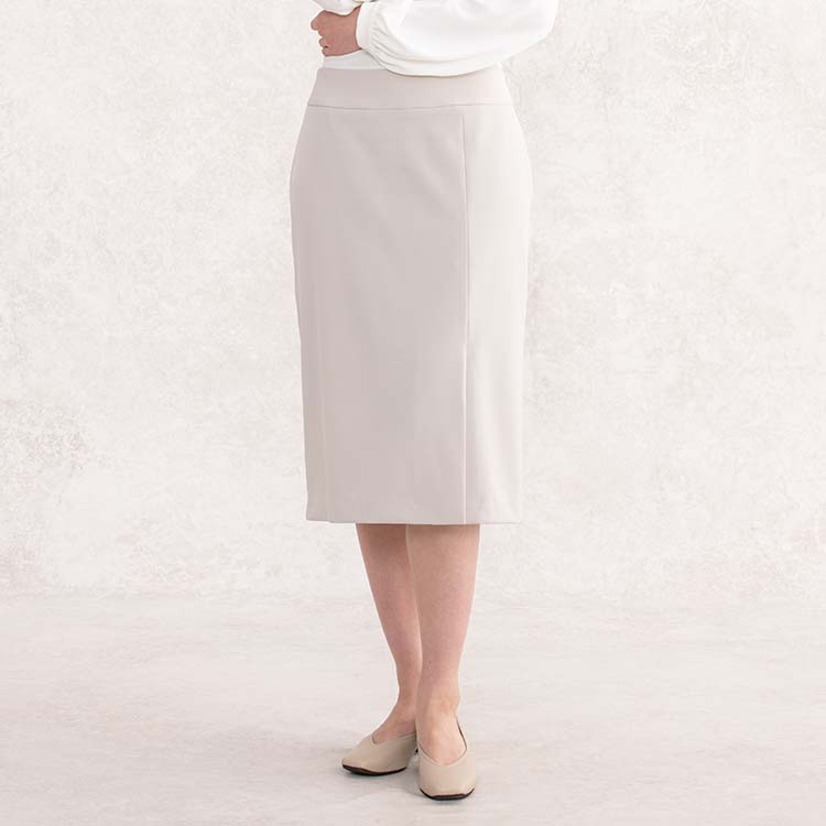 絶対的に安心!<br>ミディ丈スカートが登場