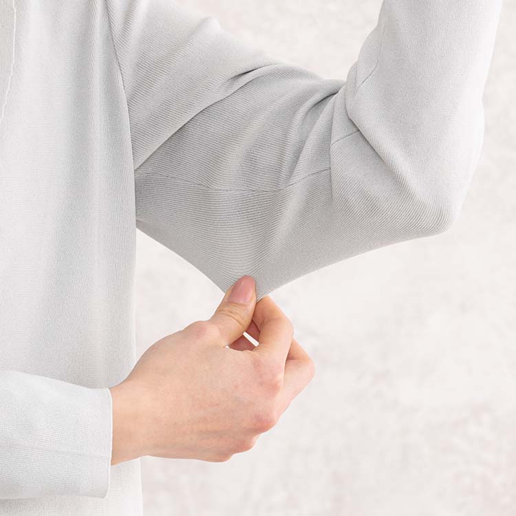 洗濯機で洗っても<br>「きれい」が続く<br>金沢ニット
