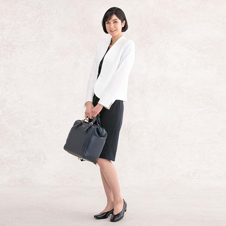 大人の品格漂う<br>コンサバティブな装い