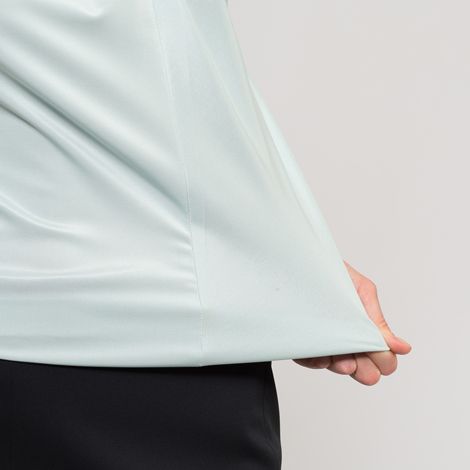 ストレッチするマーメイド