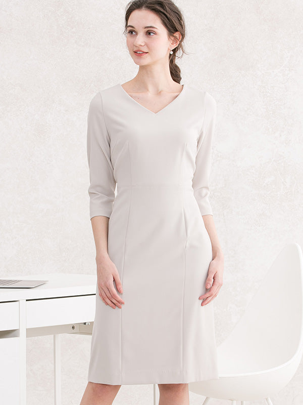 【通年素材】スマートストレッチ グレージュ VネックIラインワンピース