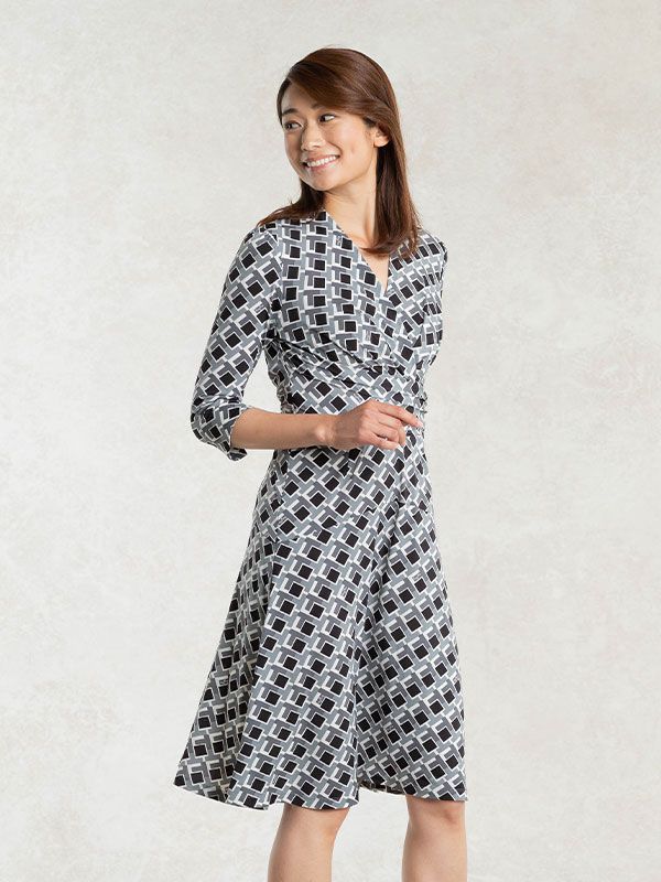 Monotone King’s Road Cache-coeur Dress