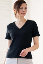 ブラック レース付VネックTシャツ