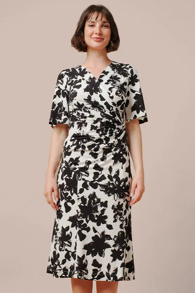 美品✨現行 ケイミー ブルーフォンセフラワーギャザーワンピース ストレッチ 美品✨現行 ケイミー ブルーフォンセフラワーギャザーワンピース