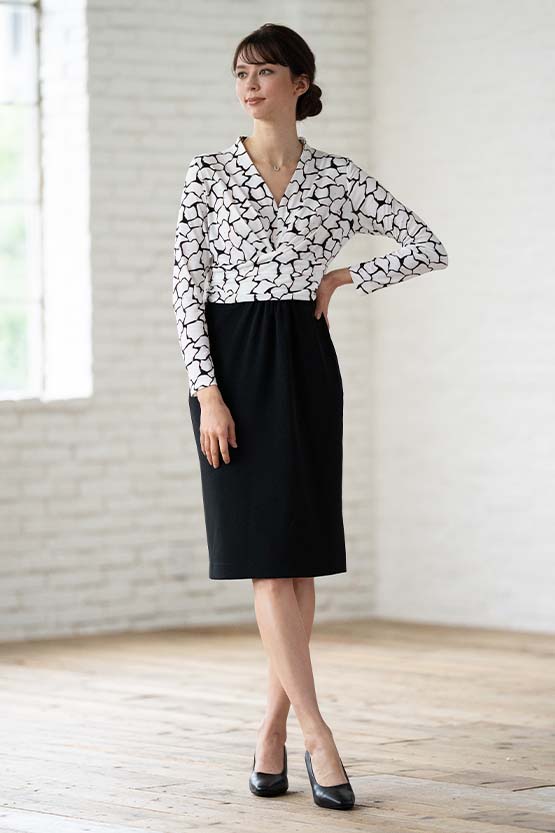 White Giraffe x Black Docking Shell Dress
