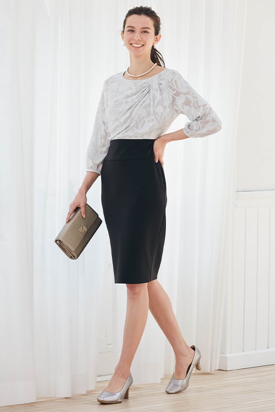 Gray Chiffon × Black Décolleté Tuck Dress