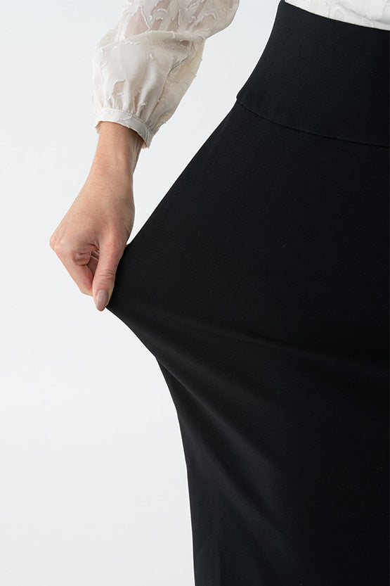 Ivory x Black Décolleté Tuck Dress