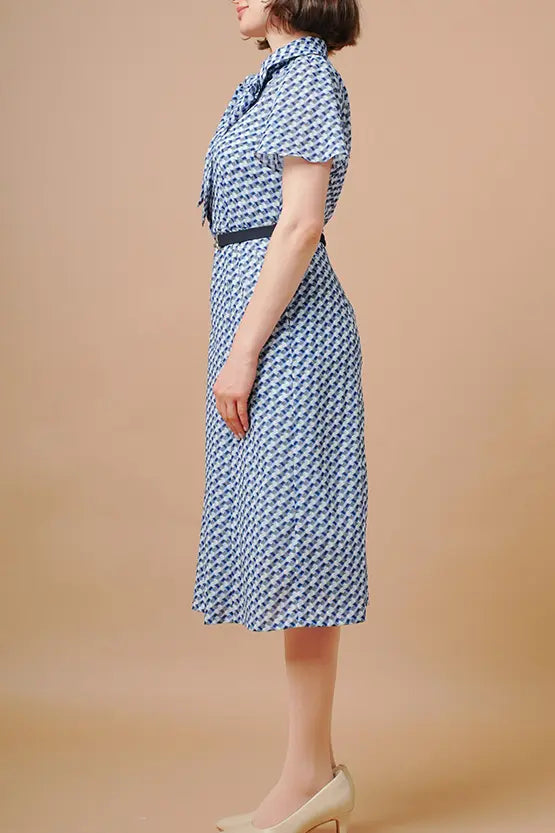 【ストレッチシフォン】クリスタル　ボウタイ付きシャツワンピース