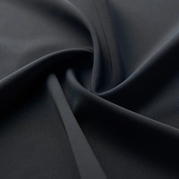 最冷感で「モード」に攻める。クールテックジャージー