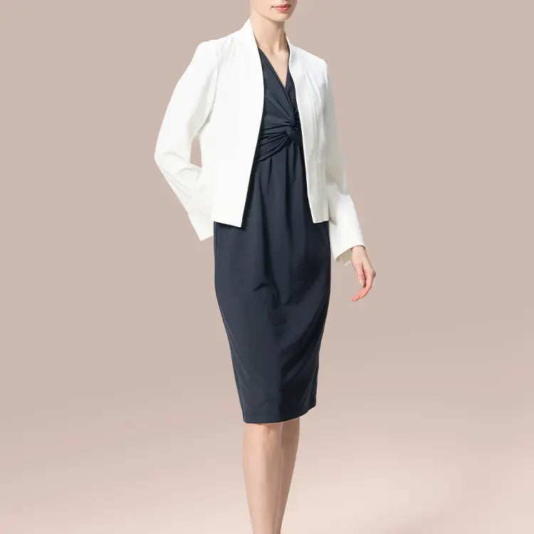 ワンピースとのバランスを整えるベストセラージャケット