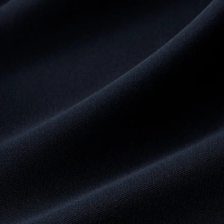 通年使える「洗え」てアイロン不要のストレッチ素材