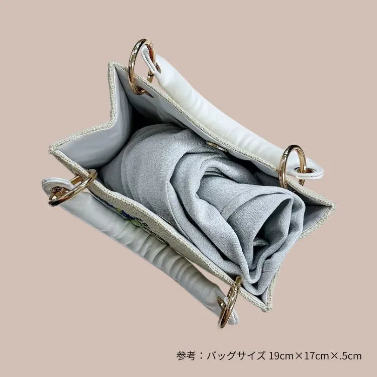 シワにならないコンパクト設計