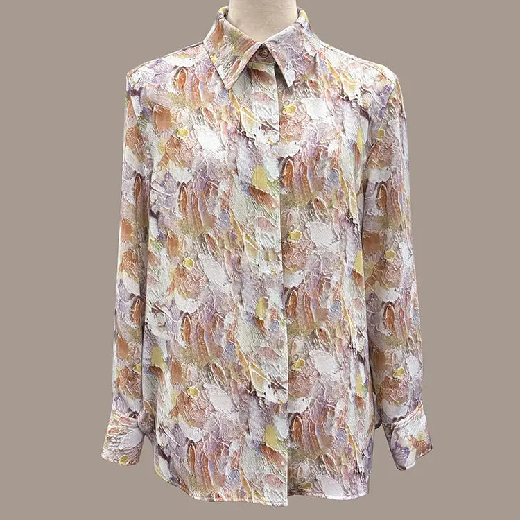 A shirt with a design that makes a good impression and makes your face look smaller