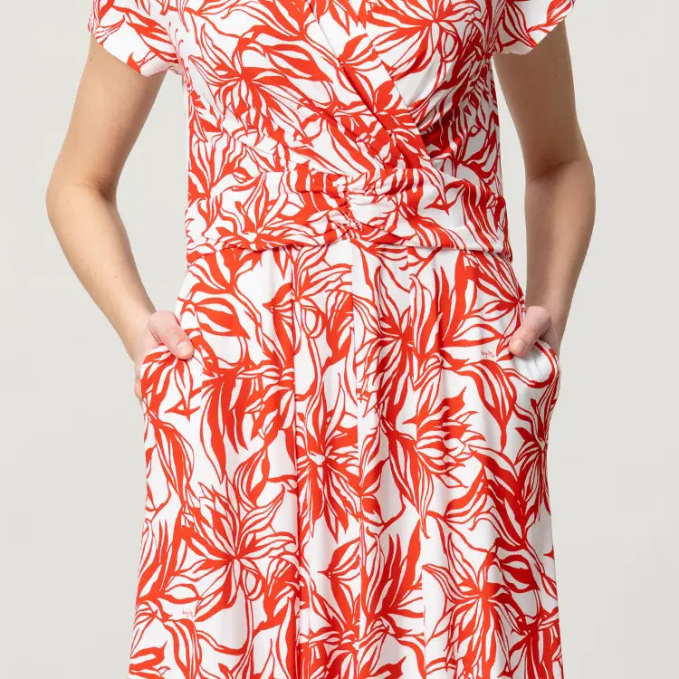 Spacious Double Pockets for Hands-Free Ease