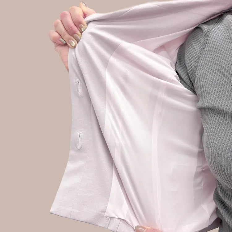 裏地も糸もストレッチするから動きやすく肩こり知らず