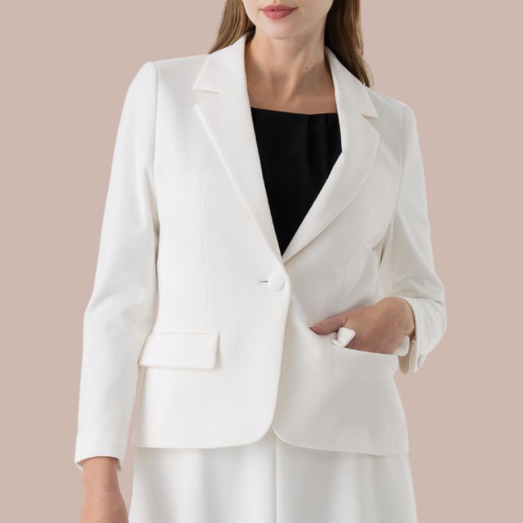 ワンランクアップする シャープなシルエット