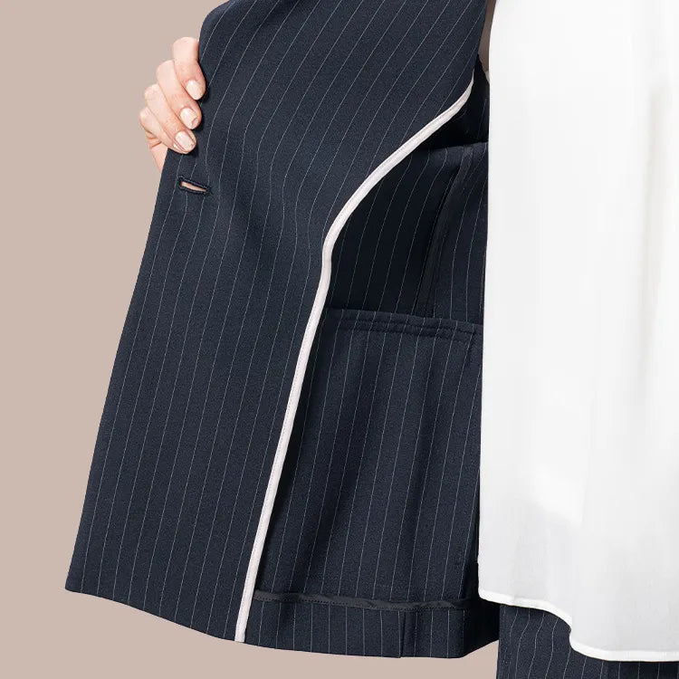 脱いだ時にもアートのように美しい設計