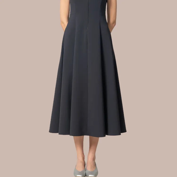 エレガントさを引き立てる長め丈