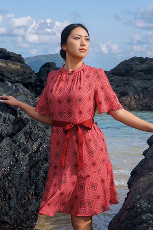 大島紬意匠 ストレッチシフォン】ひざ丈マーメイドワンピース– kay me