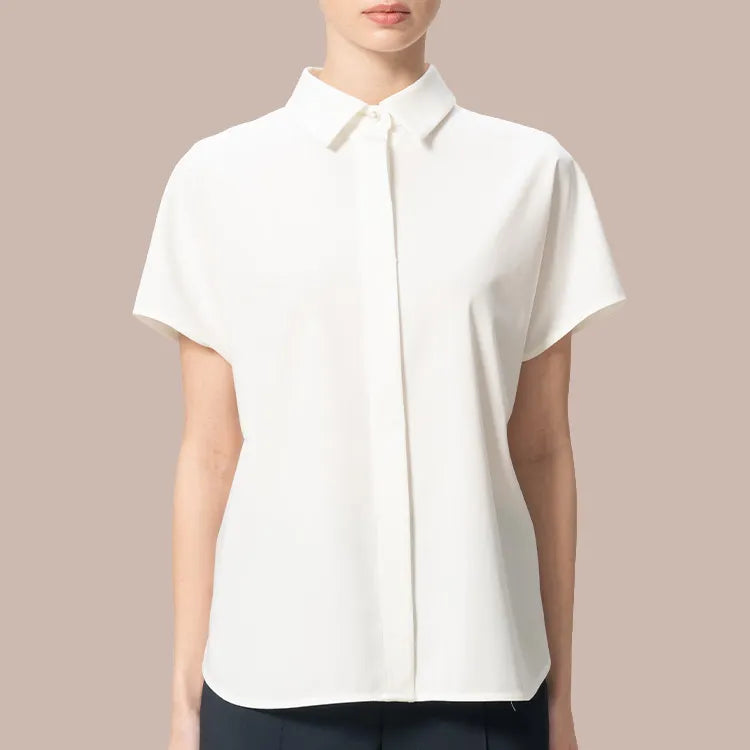 比翼仕立てが生むクリーンな直線美