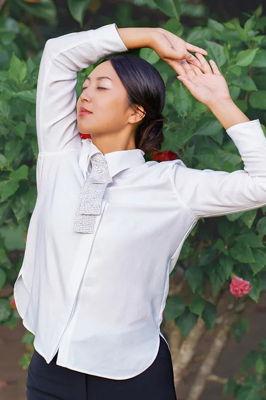 【本場大島紬】ストレッチジョーゼット　ボウタイ付きシャツ