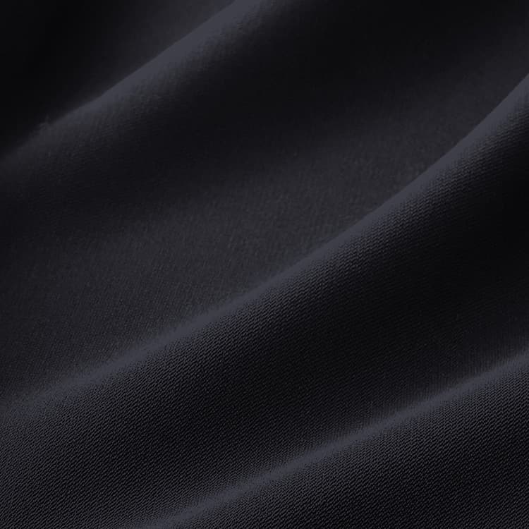 オールシーズン対応、体型もしっかり補正