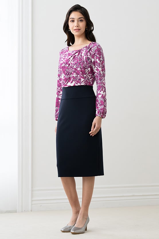 Pink Flower x Navy Décolleté Tuck Dress