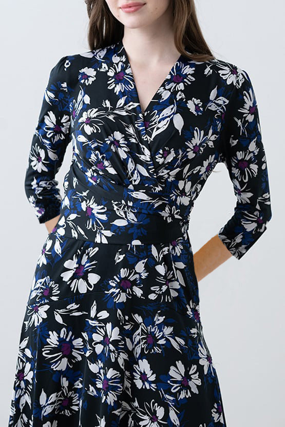 Navy Graphic Flower Cache-coeur Dress
