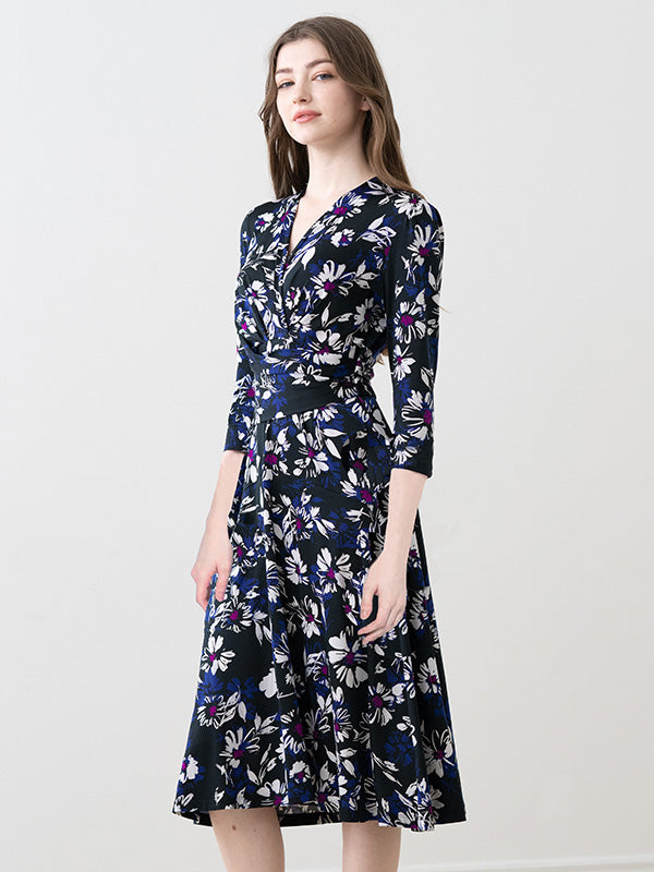 Navy Graphic Flower Cache-coeur Dress