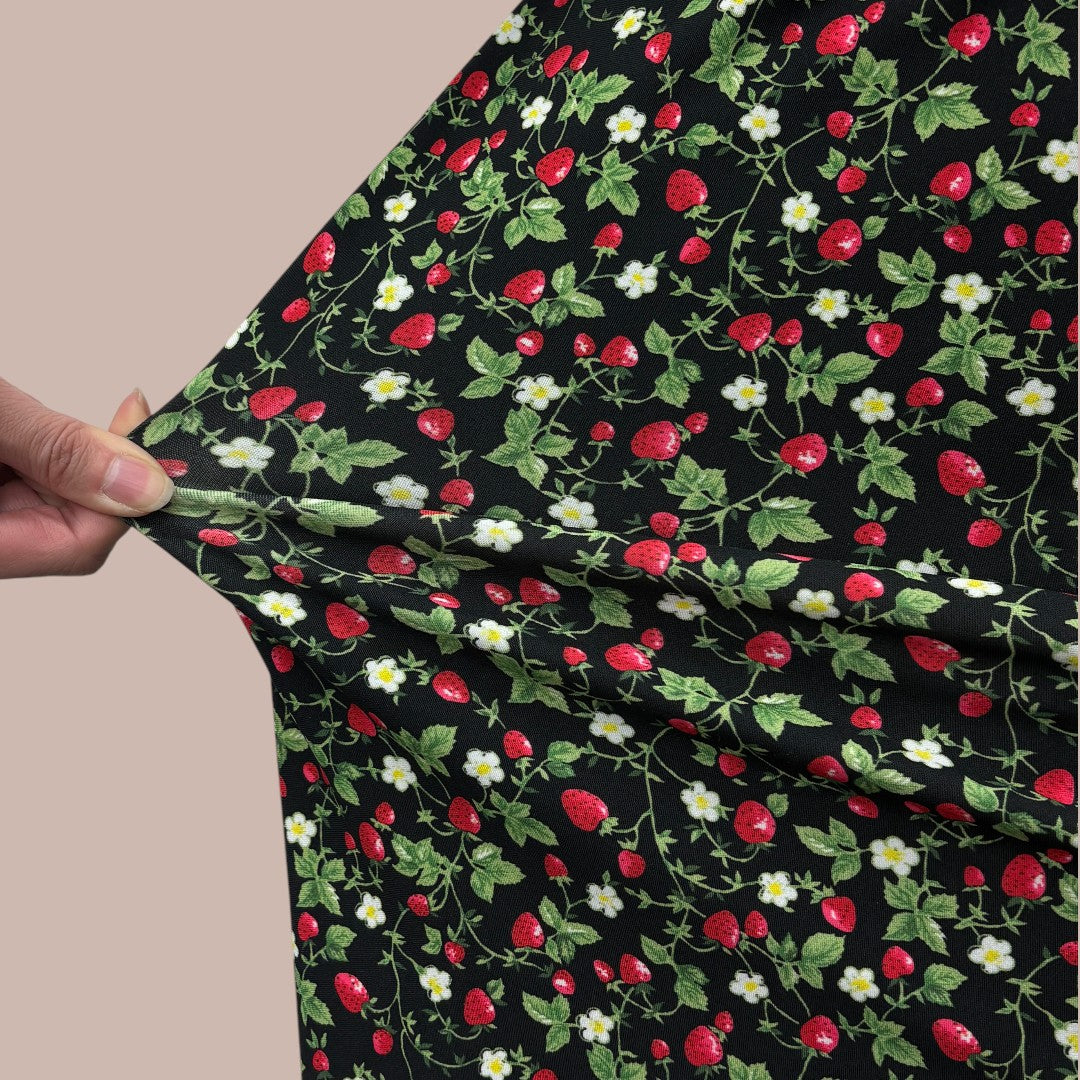 軽やかで快適、体型補正も叶えるストレッチジャージー