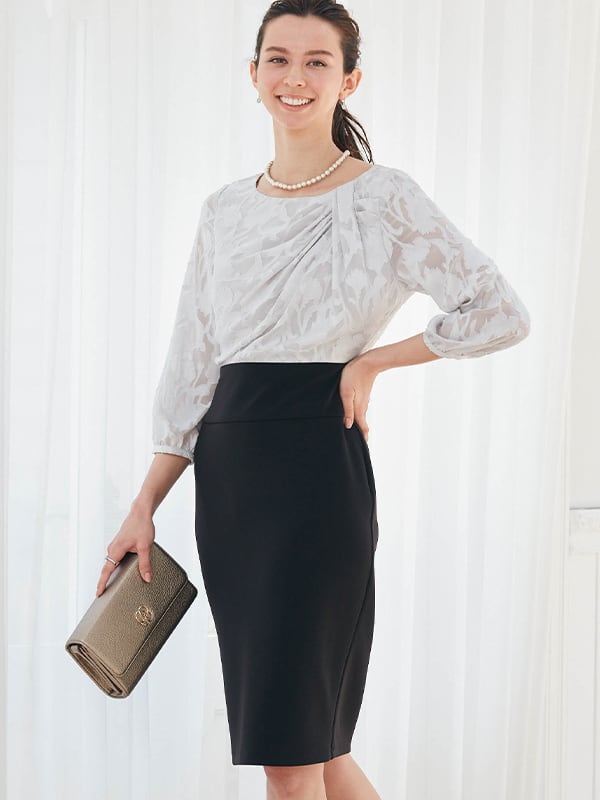 Gray Chiffon × Black Décolleté Tuck Dress