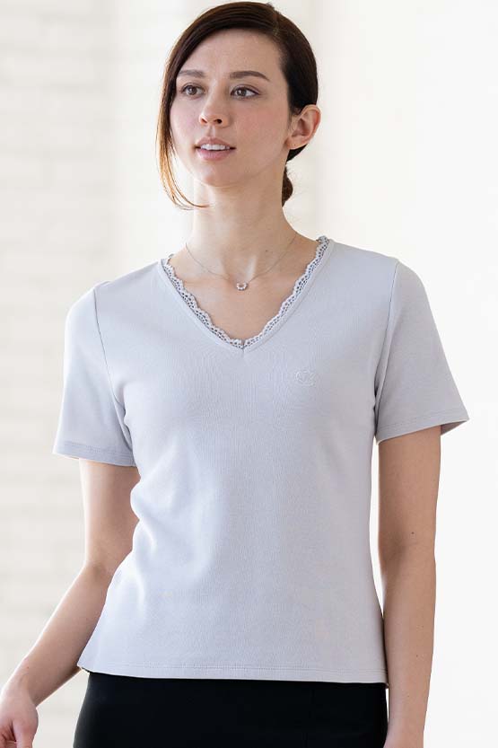 ライトグレー　レース付VネックTシャツ
